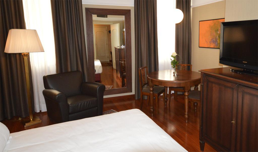 Astoria Hotel Italia Udine Exteriör bild